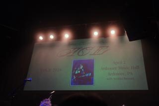 Projected graphics for Madison Cunningham’s Ace tour.